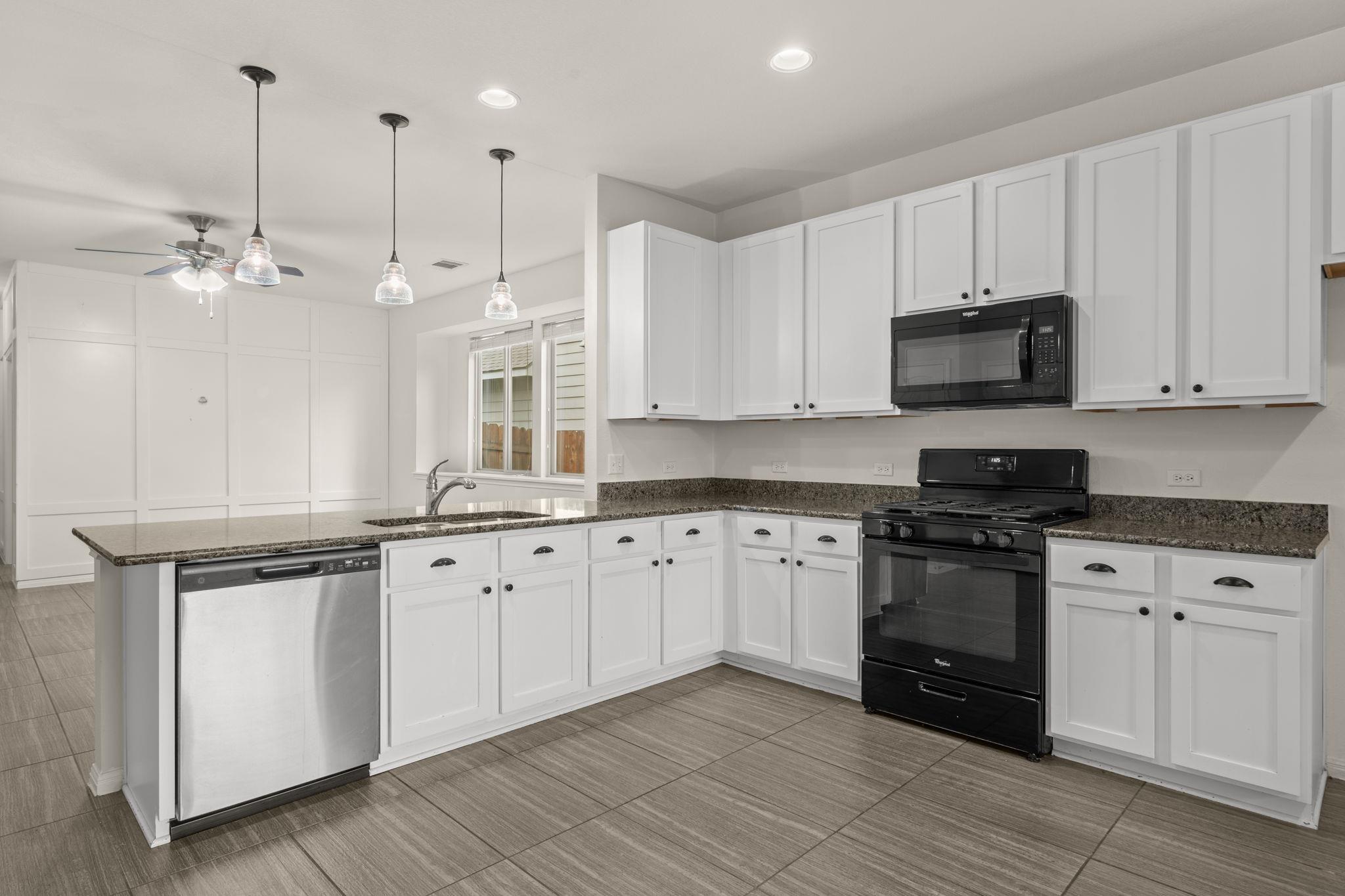 604 Palmilla St, Leander, TX 78641