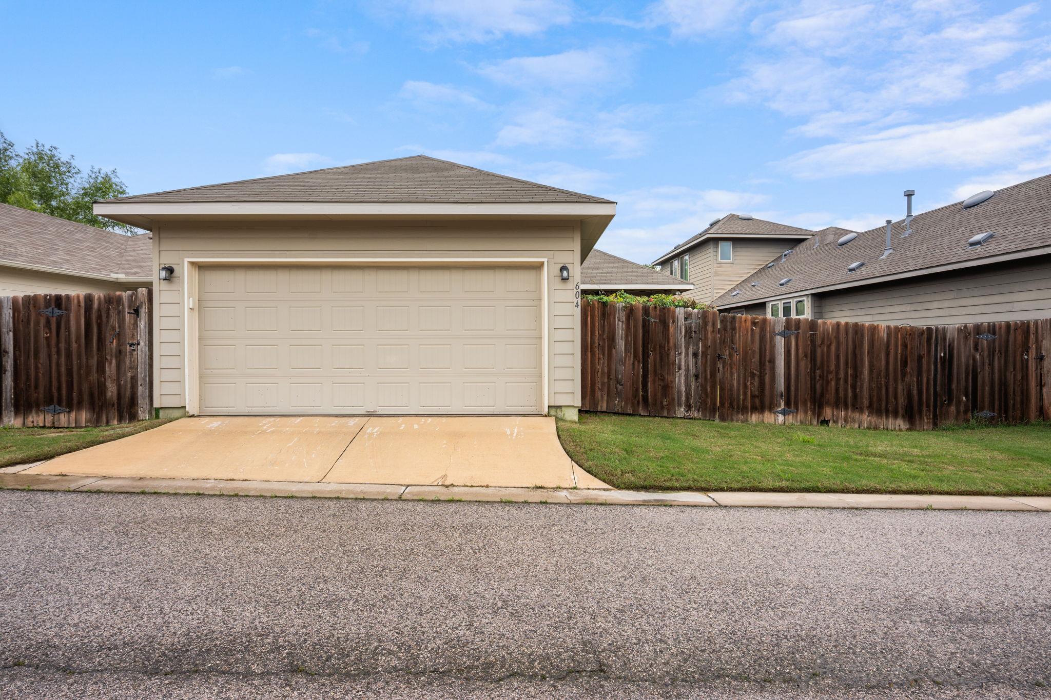 604 Palmilla St, Leander, TX 78641