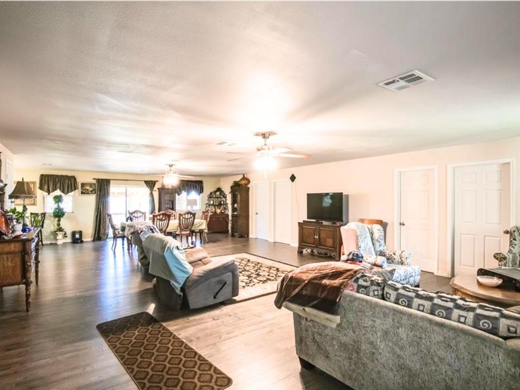 205 Montrose Dr, Liberty Hill, TX 78642