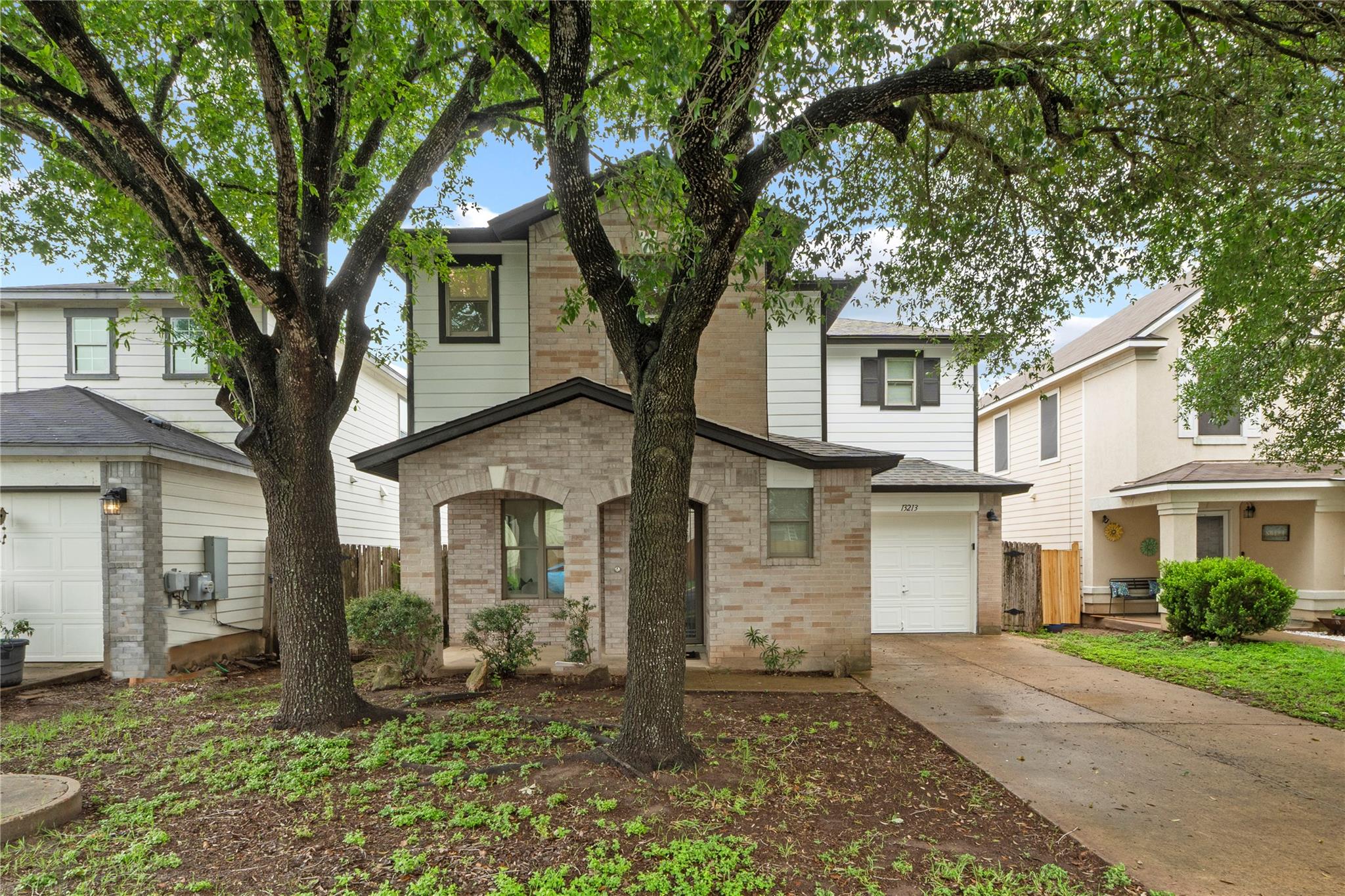 13213 Sea Biscuit Dr, Del Valle, TX 78617