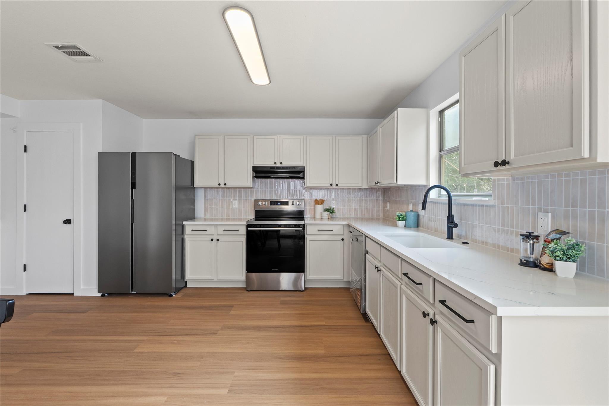 13213 Sea Biscuit Dr, Del Valle, TX 78617