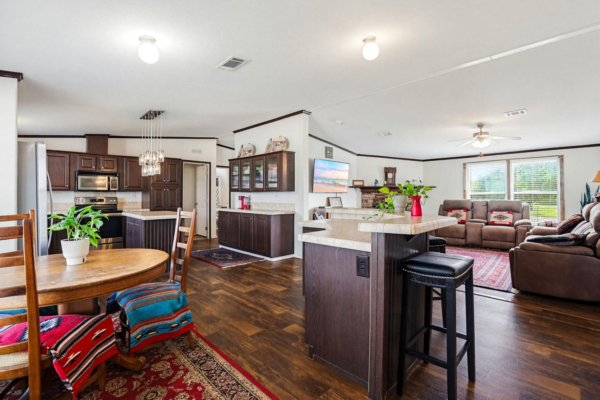 269 Callihan Rd, Lockhart, TX 78644