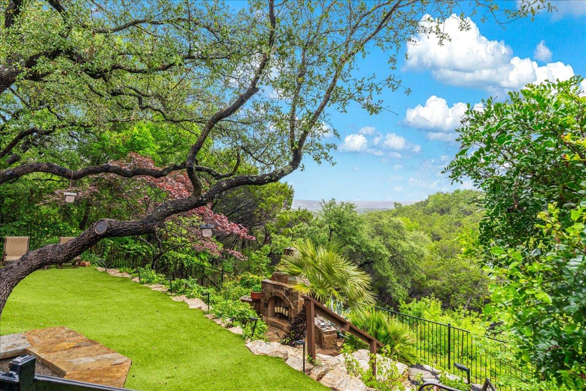 214 Varco Dr, Austin, TX 78738