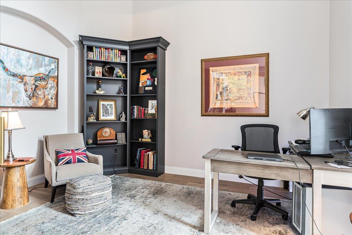 214 Varco Dr, Austin, TX 78738