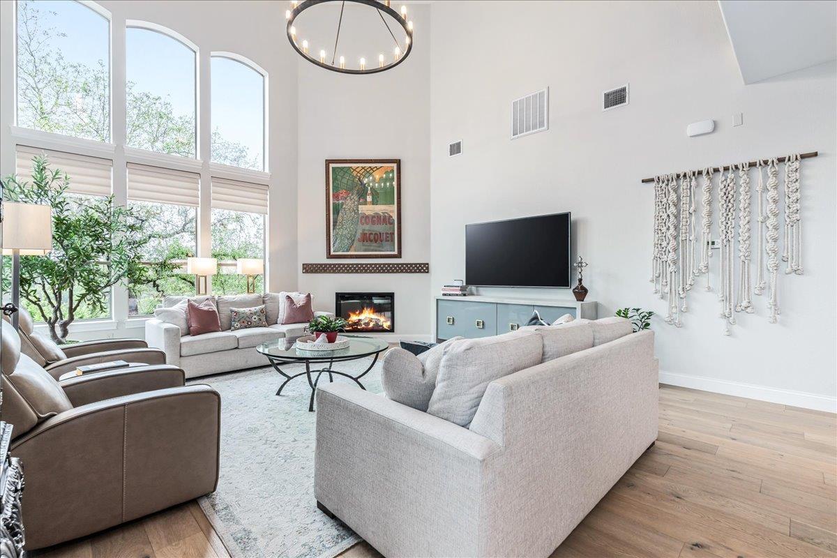 214 Varco Dr, Austin, TX 78738