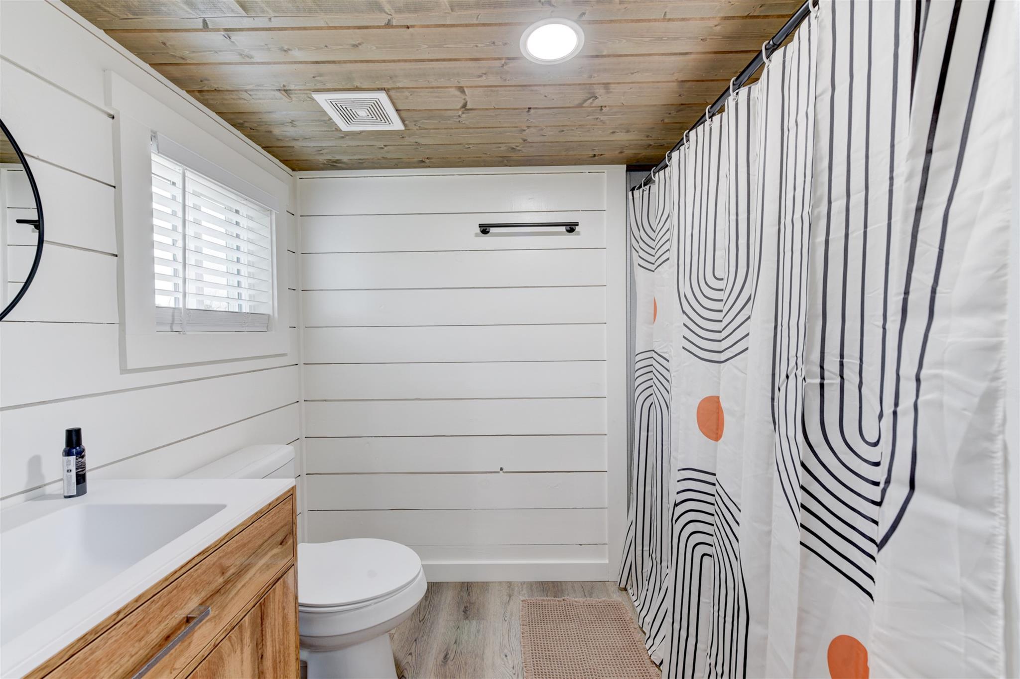 1156 Narrows Rd, Blanco, TX 78606