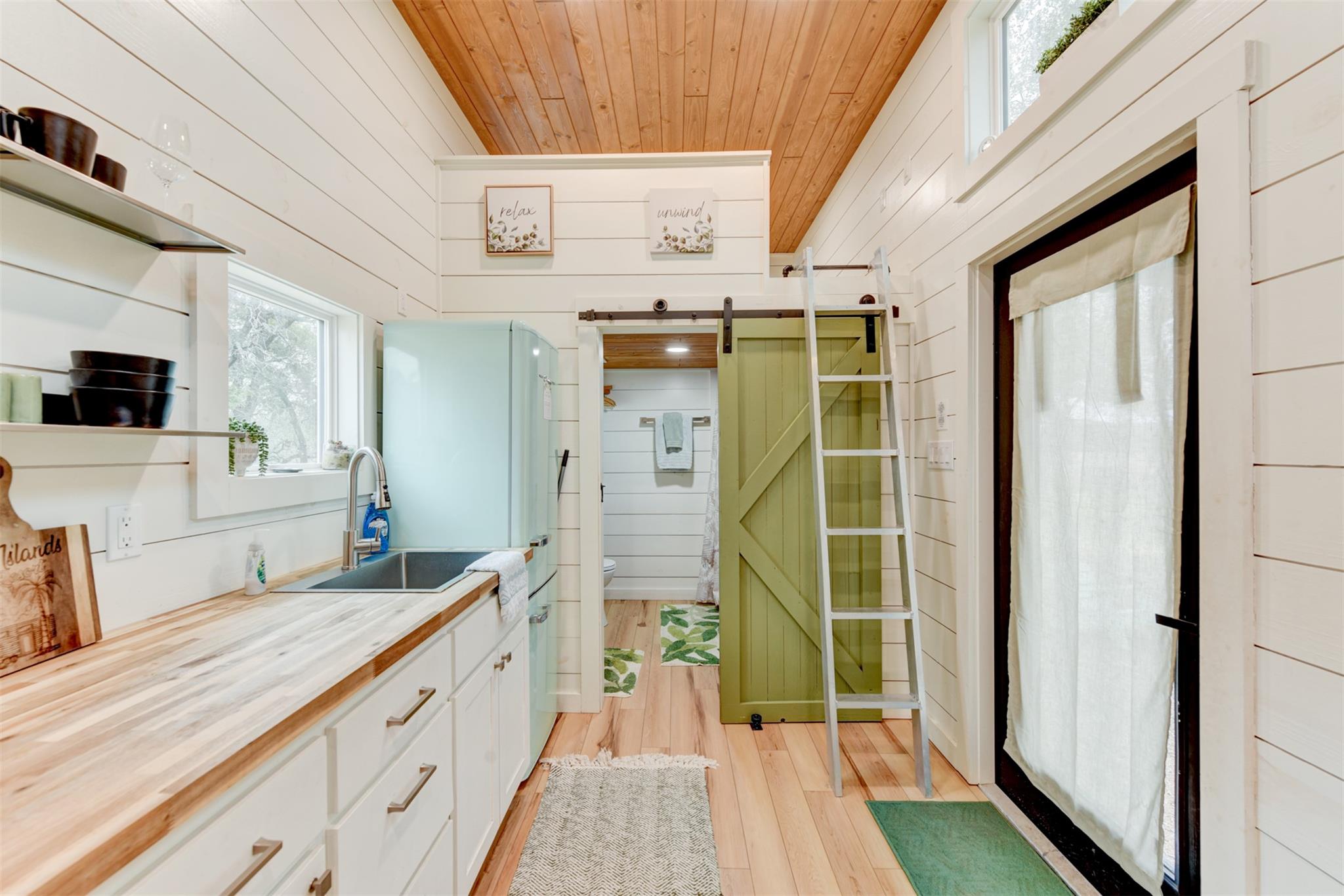 1156 Narrows Rd, Blanco, TX 78606