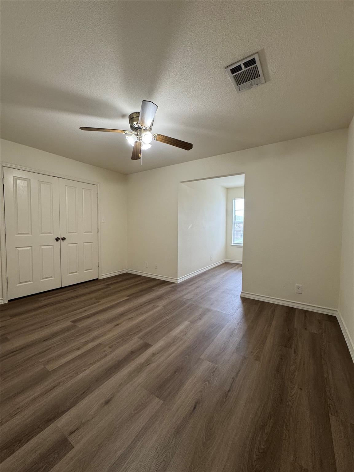 220 Sandstone Dr # E, Jarrell, TX 76537