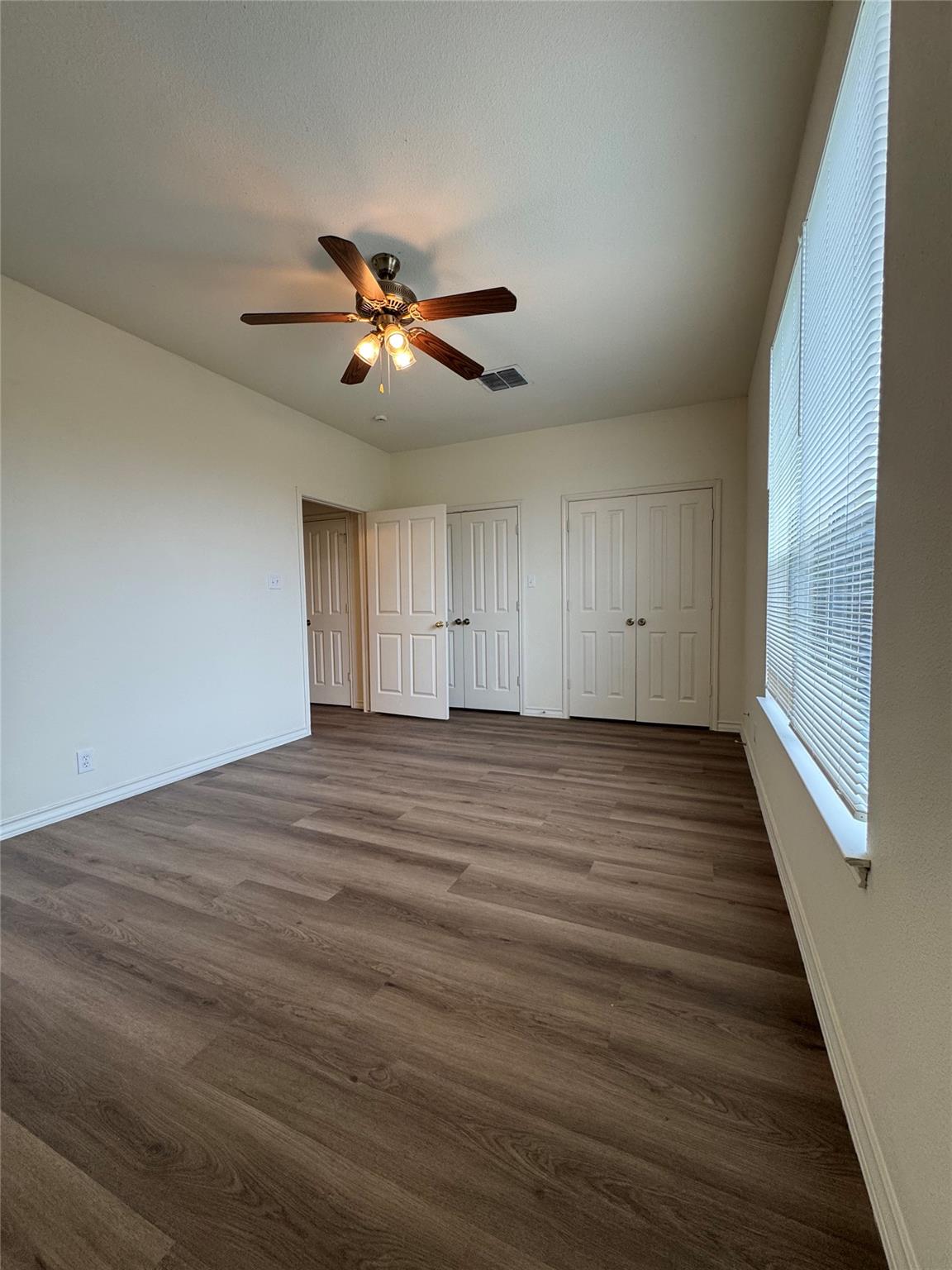 220 Sandstone Dr # E, Jarrell, TX 76537