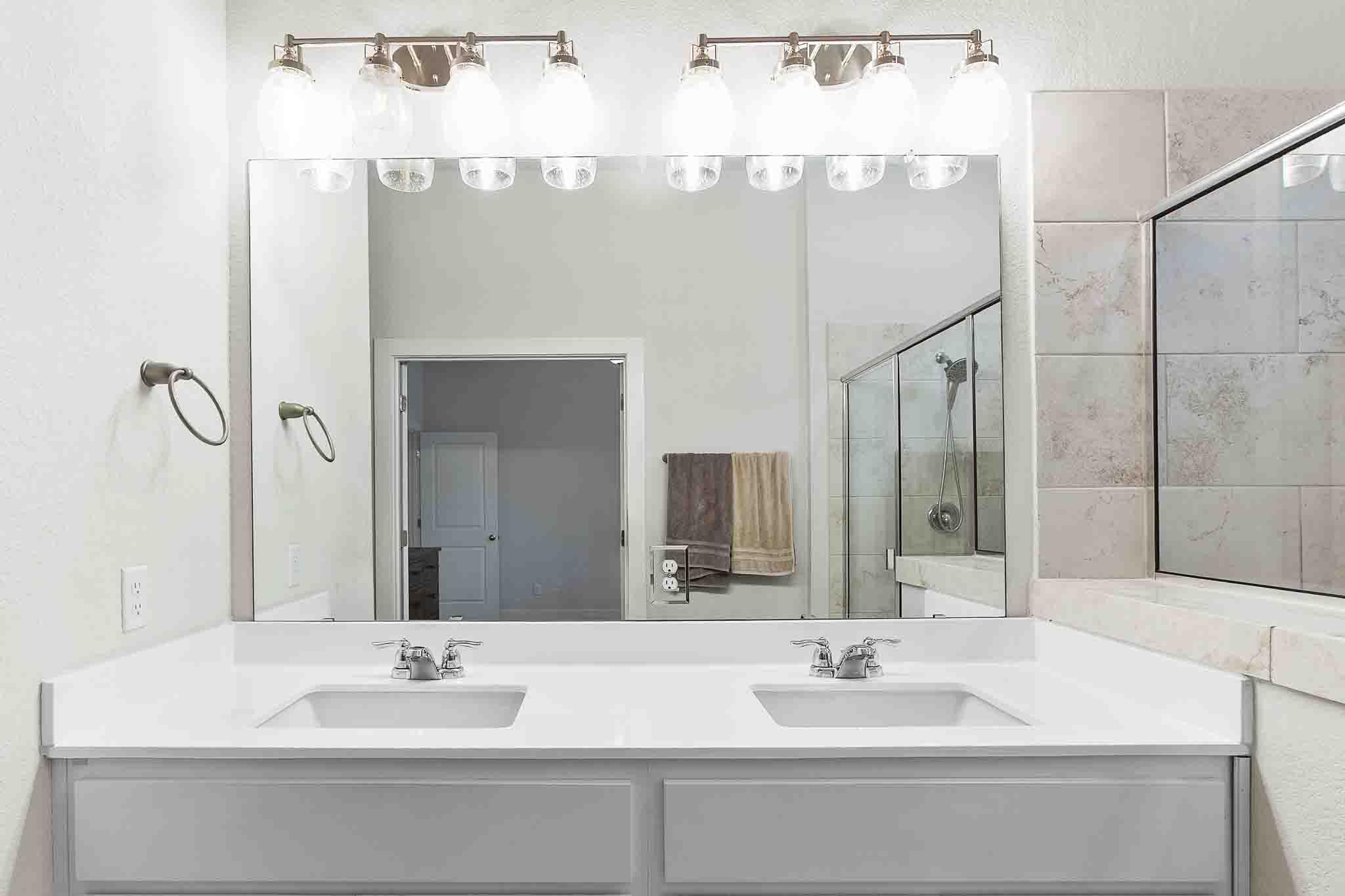 185 Brooks Ranch Dr, Kyle, TX 78640