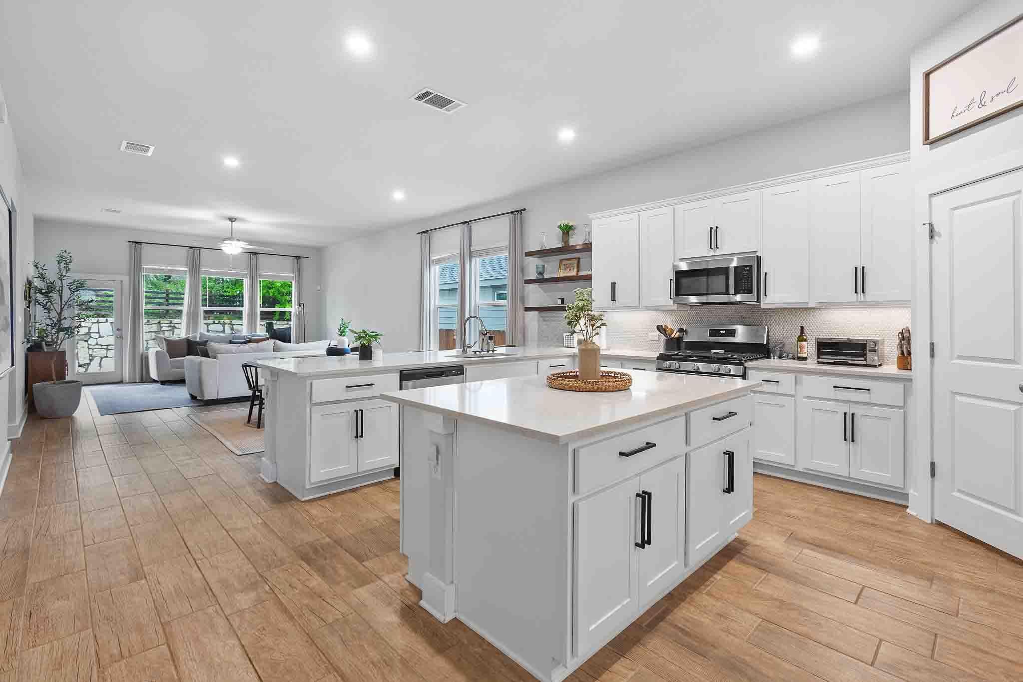 185 Brooks Ranch Dr, Kyle, TX 78640