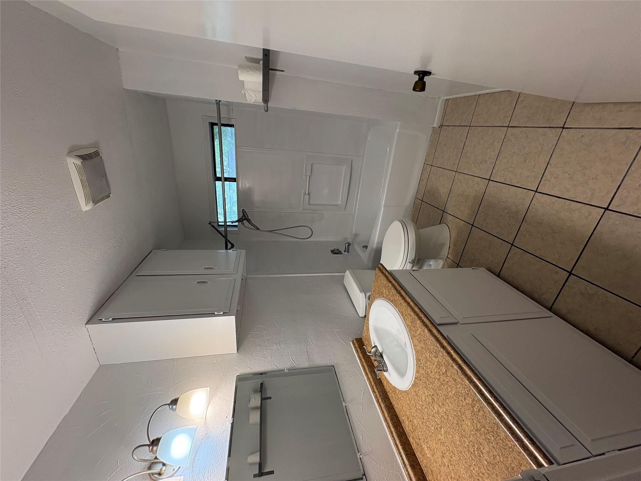 1011 Chesapeake Dr # B, Austin, TX 78758