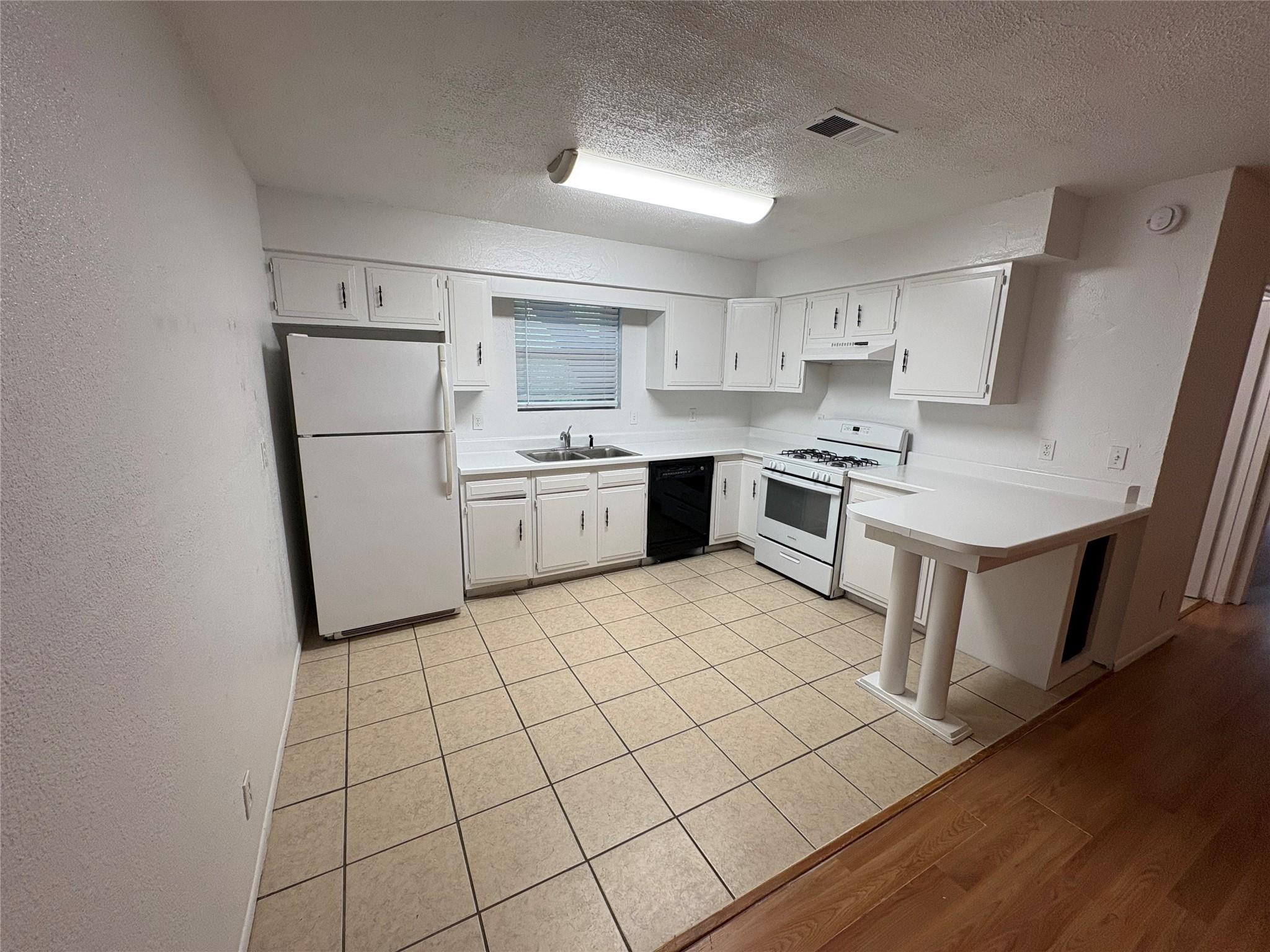 1011 Chesapeake Dr # B, Austin, TX 78758