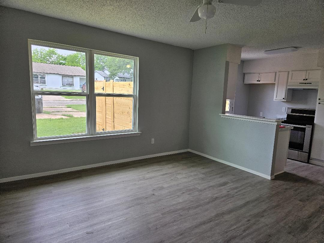 516 Lenora Dr, Taylor, TX 76574