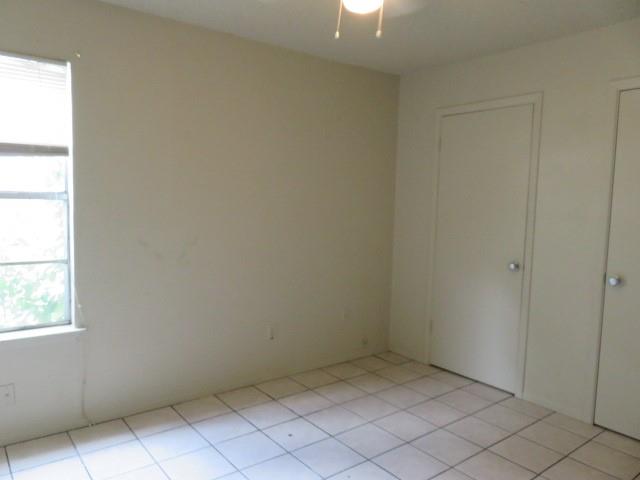 516 Lenora Dr, Taylor, TX 76574