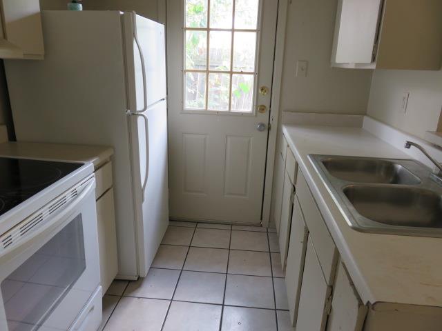 516 Lenora Dr, Taylor, TX 76574