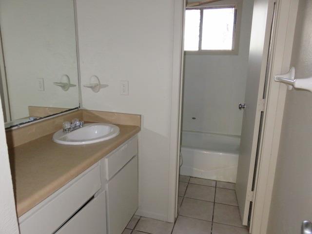 516 Lenora Dr, Taylor, TX 76574