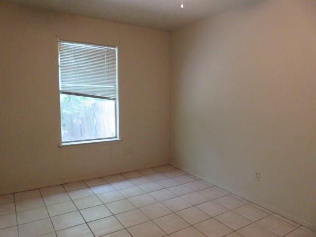 516 Lenora Dr, Taylor, TX 76574