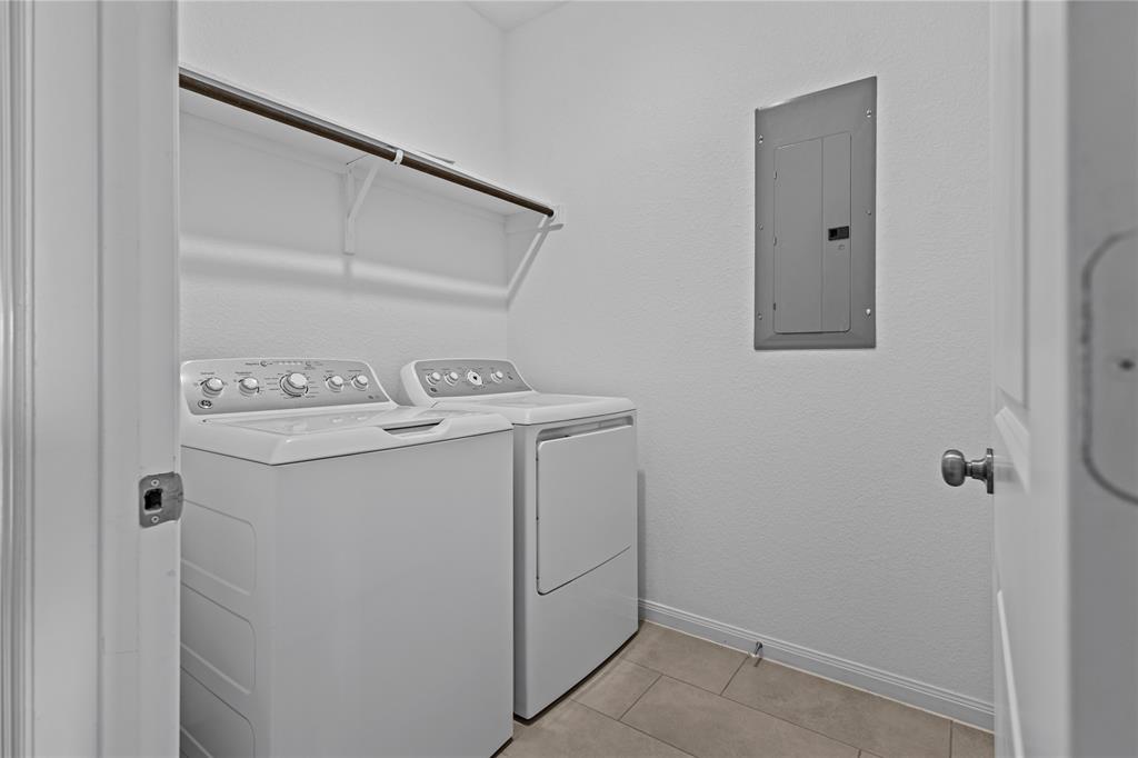 1528 Aspinwall Cv, Leander, TX 78641