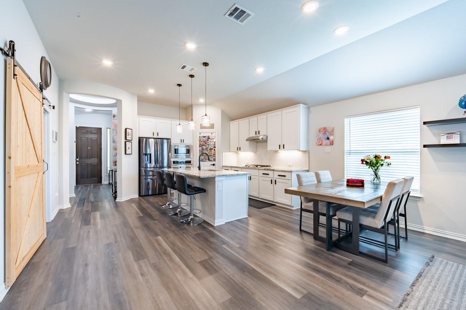 402 Pulitzer Dr, Hutto, TX 78634