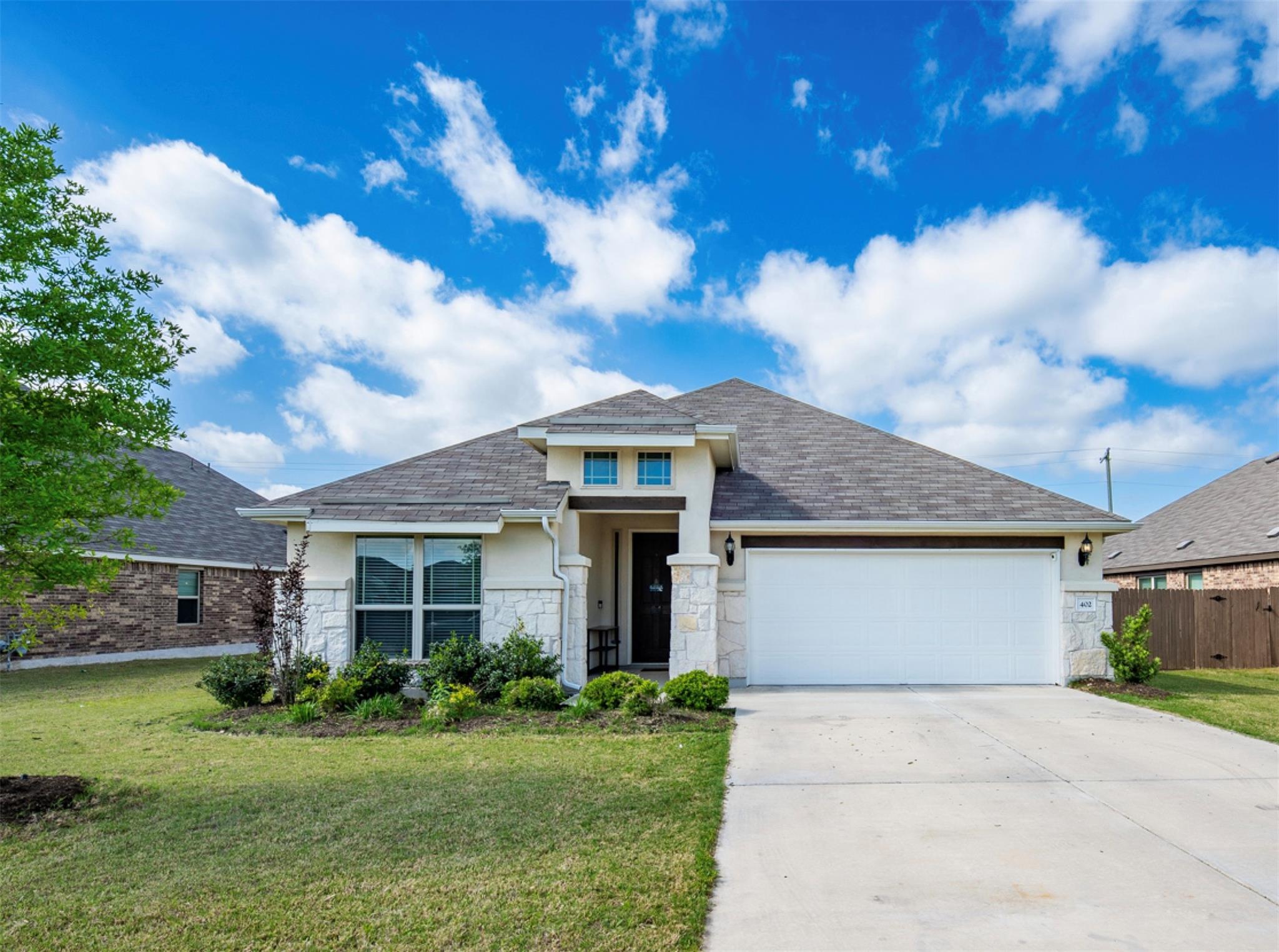 402 Pulitzer Dr, Hutto, TX 78634