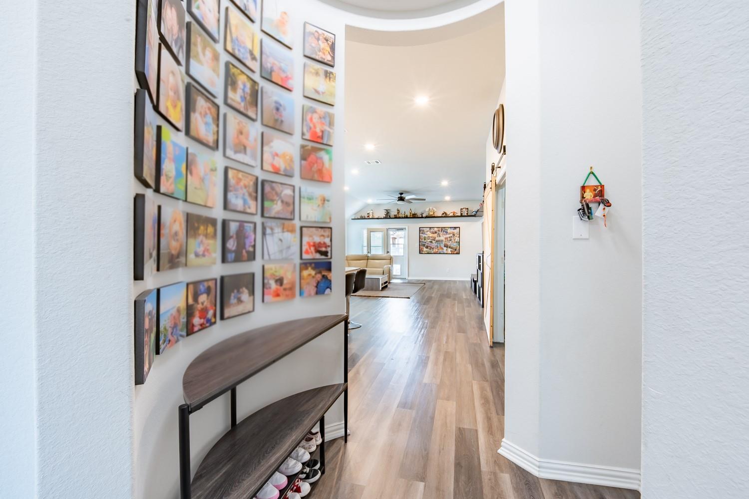 402 Pulitzer Dr, Hutto, TX 78634