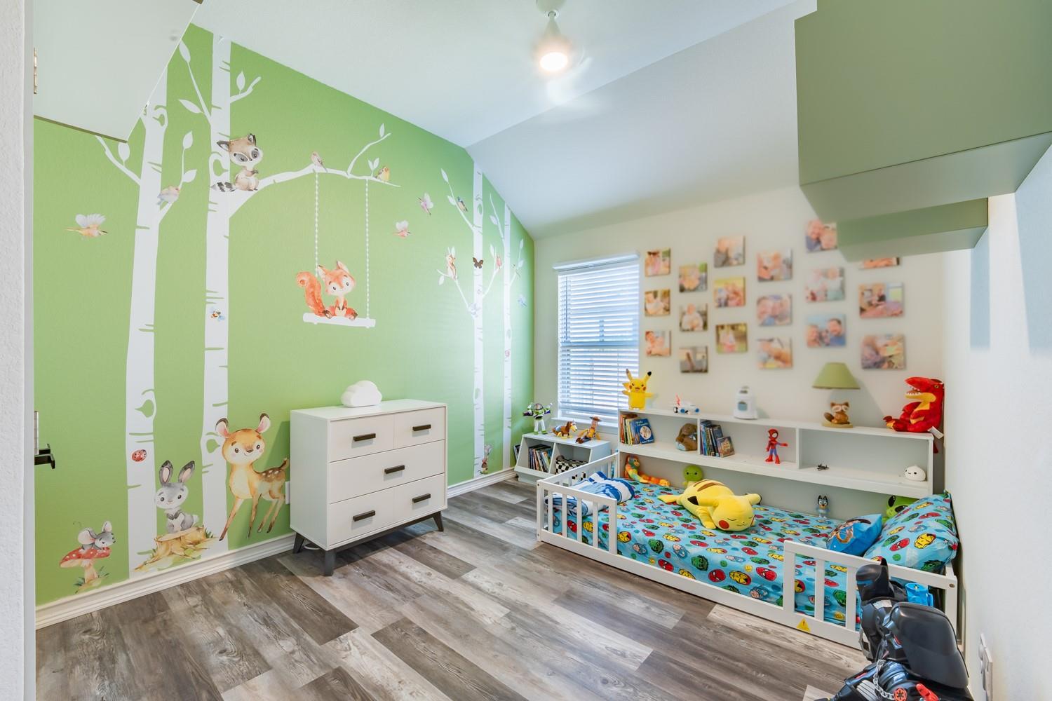 402 Pulitzer Dr, Hutto, TX 78634