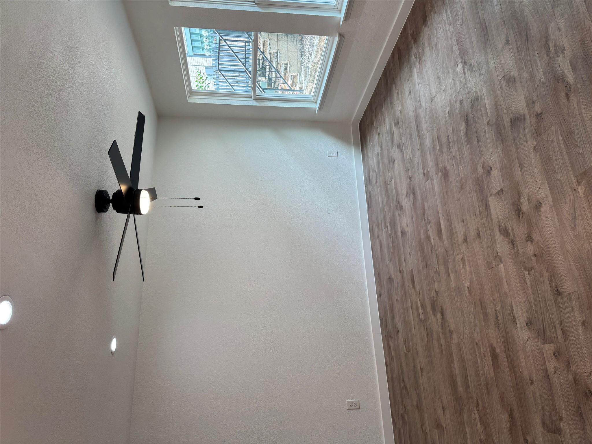 2124 Burton Dr # 133, Austin, TX 78741