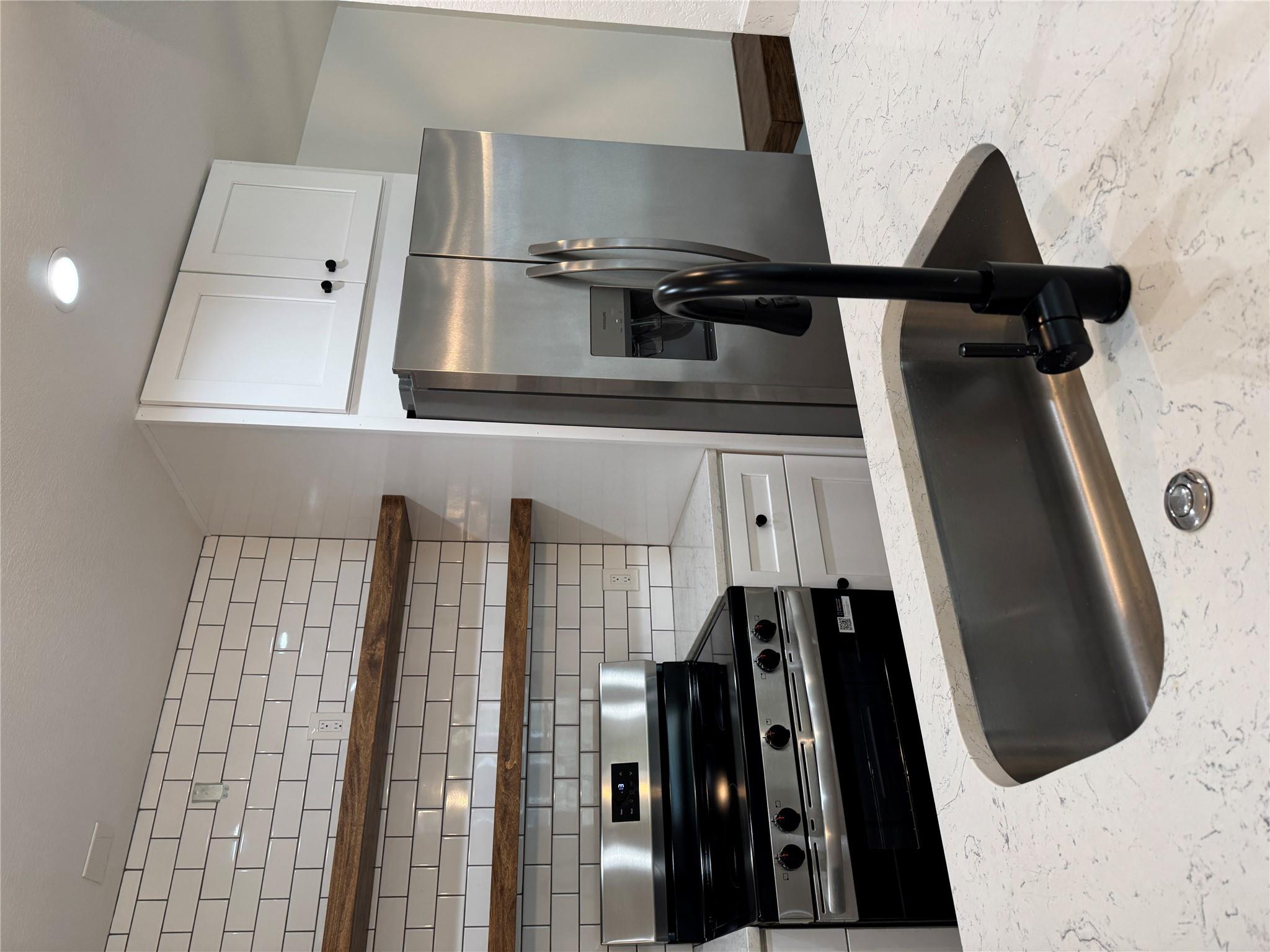 2124 Burton Dr # 133, Austin, TX 78741