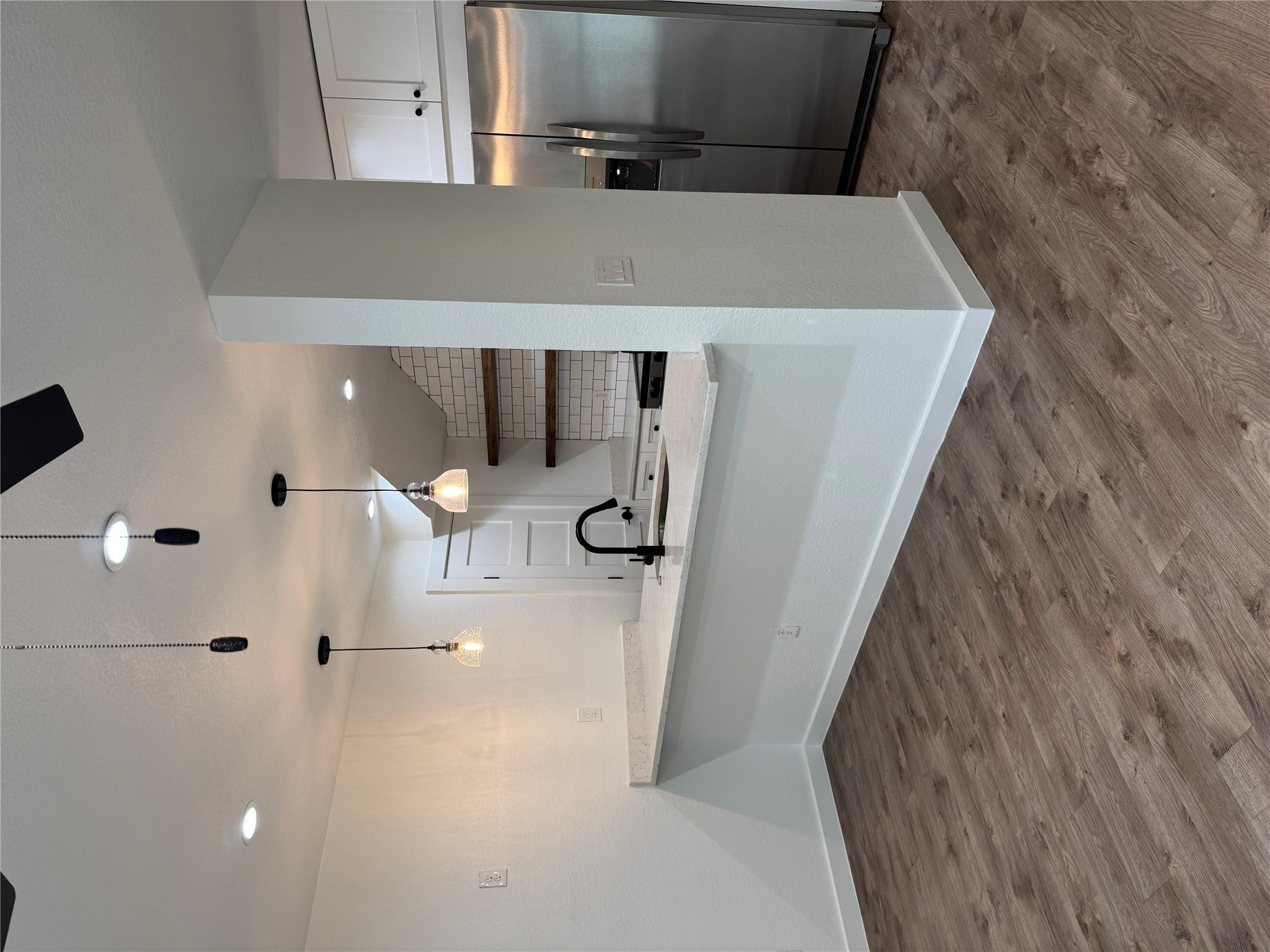 2124 Burton Dr # 133, Austin, TX 78741