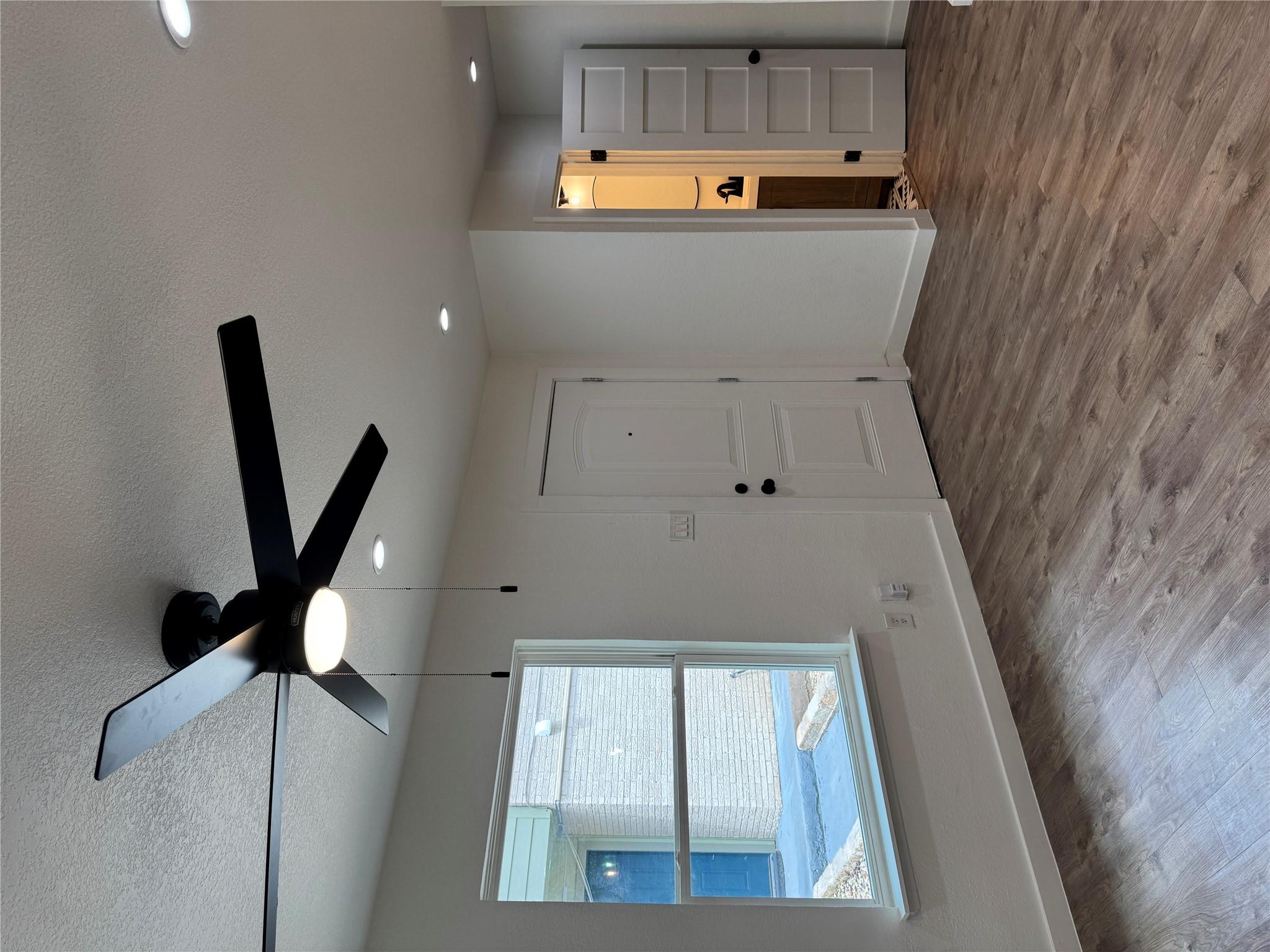 2124 Burton Dr # 133, Austin, TX 78741