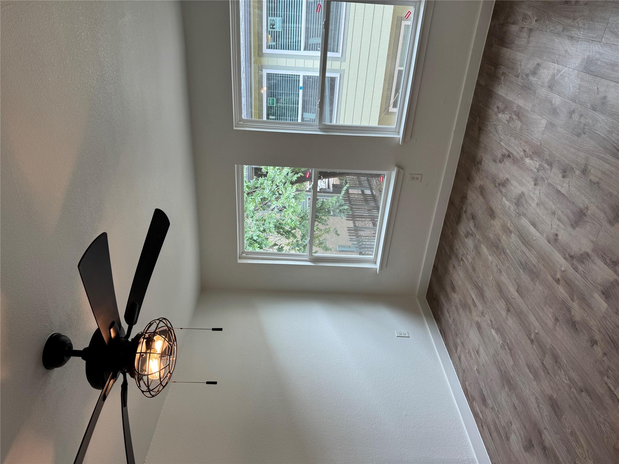 2124 Burton Dr # 133, Austin, TX 78741