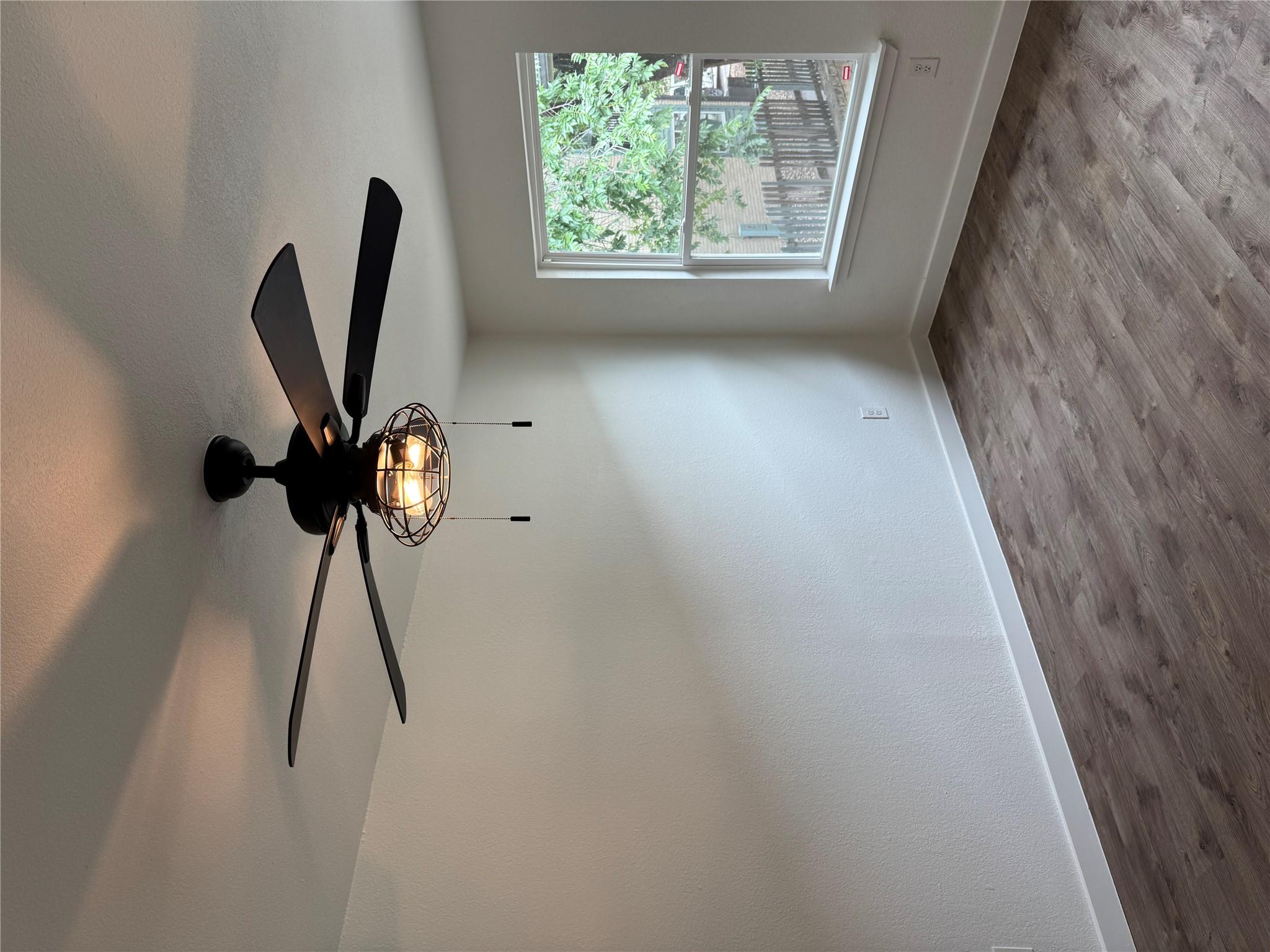 2124 Burton Dr # 133, Austin, TX 78741