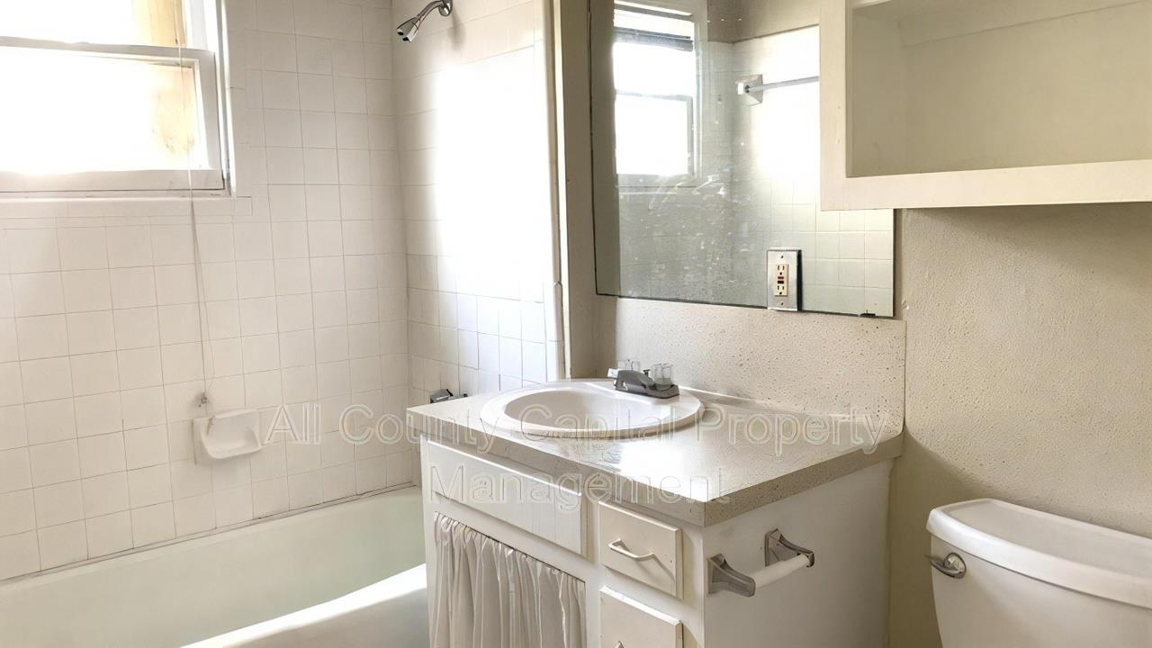 5210 Guadalupe, Austin, TX 78751