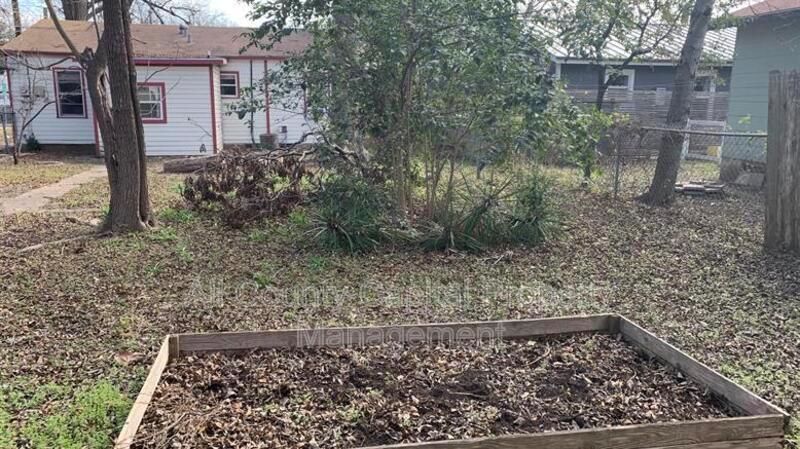 5210 Guadalupe, Austin, TX 78751