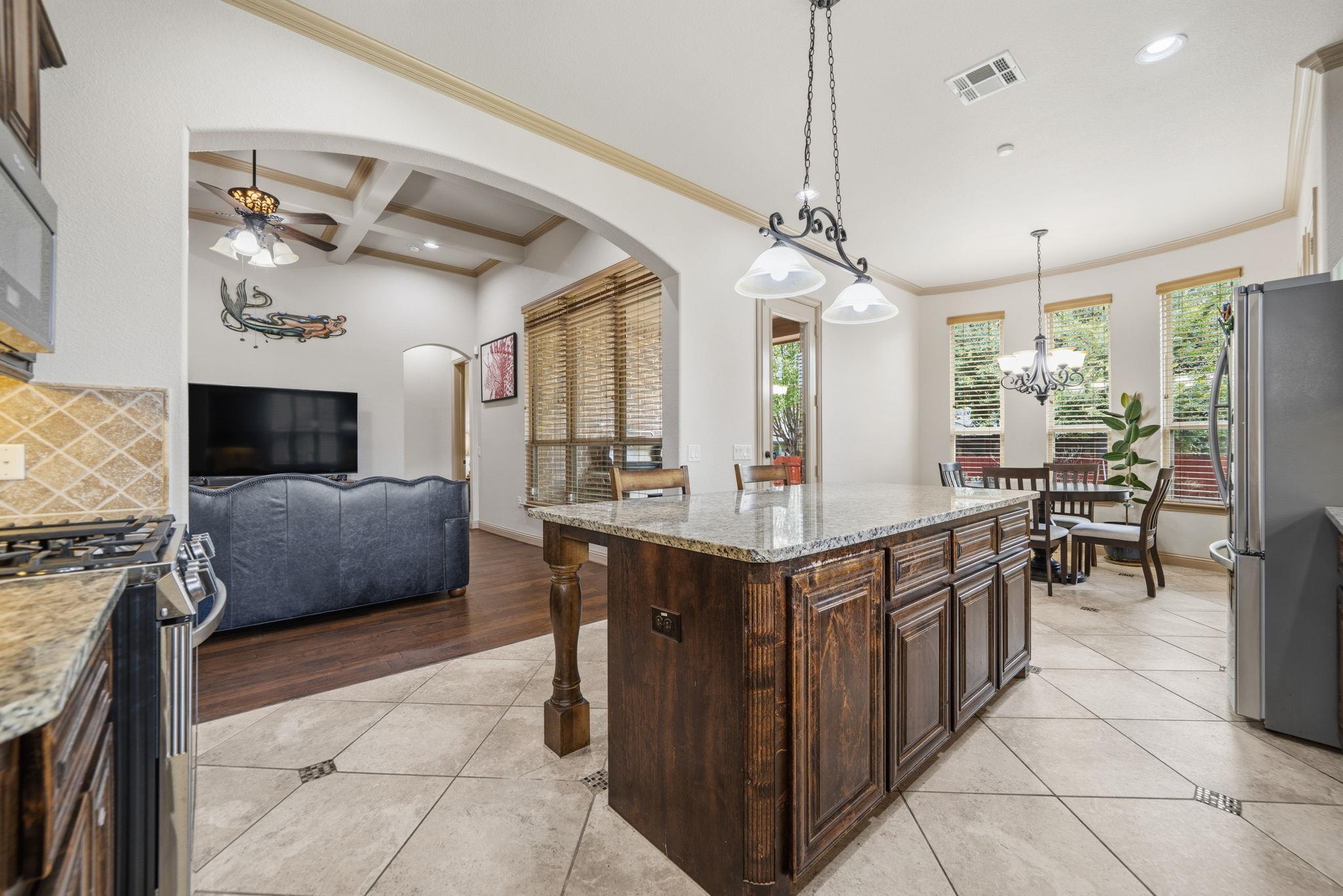 9312 Sydney Marilyn Ln, Austin, TX 78748