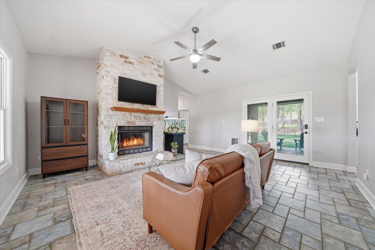 20326 Fm 969 # 5, Webberville, TX 78653