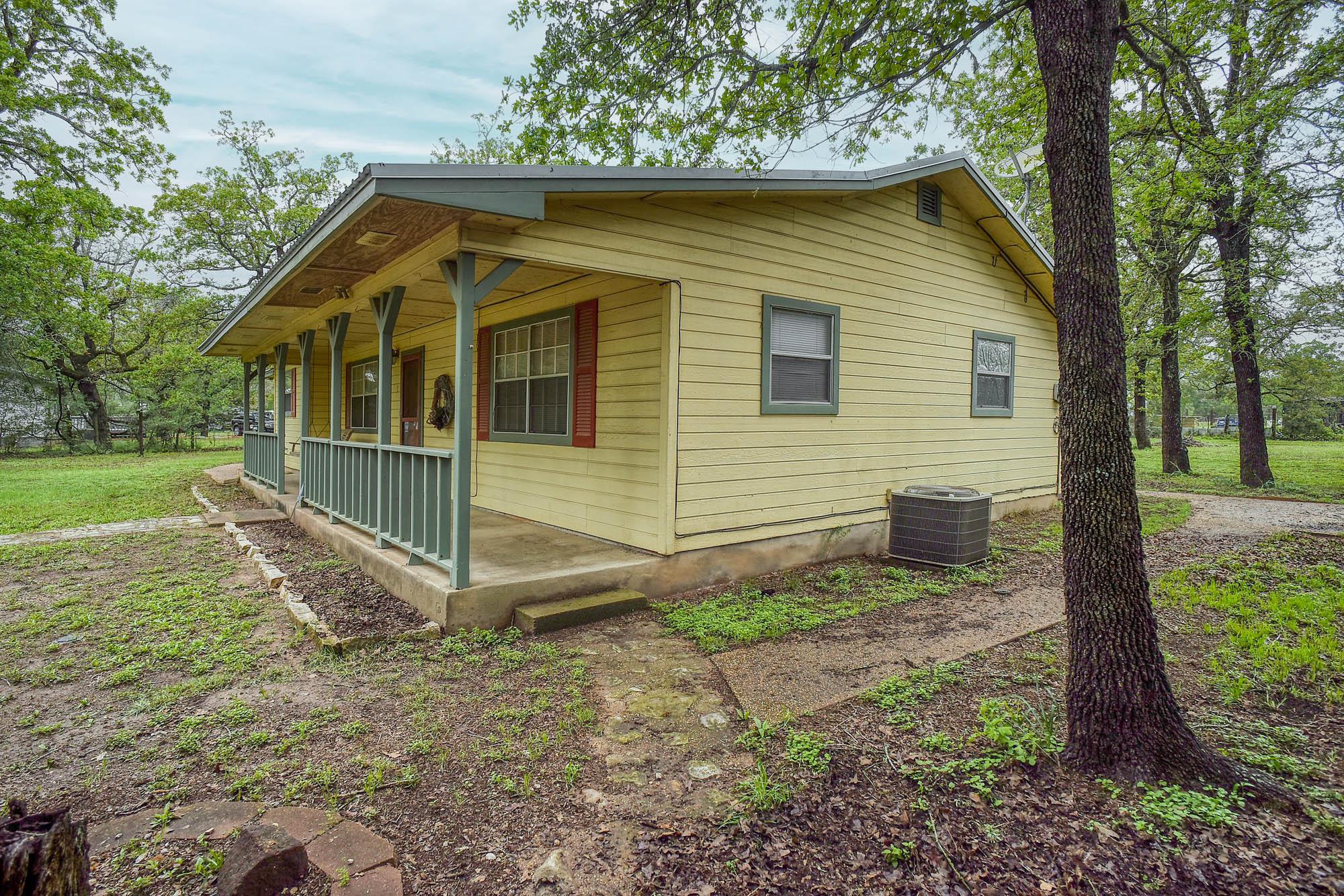 124 Blue Oaks Dr, Cedar Creek, TX 78612