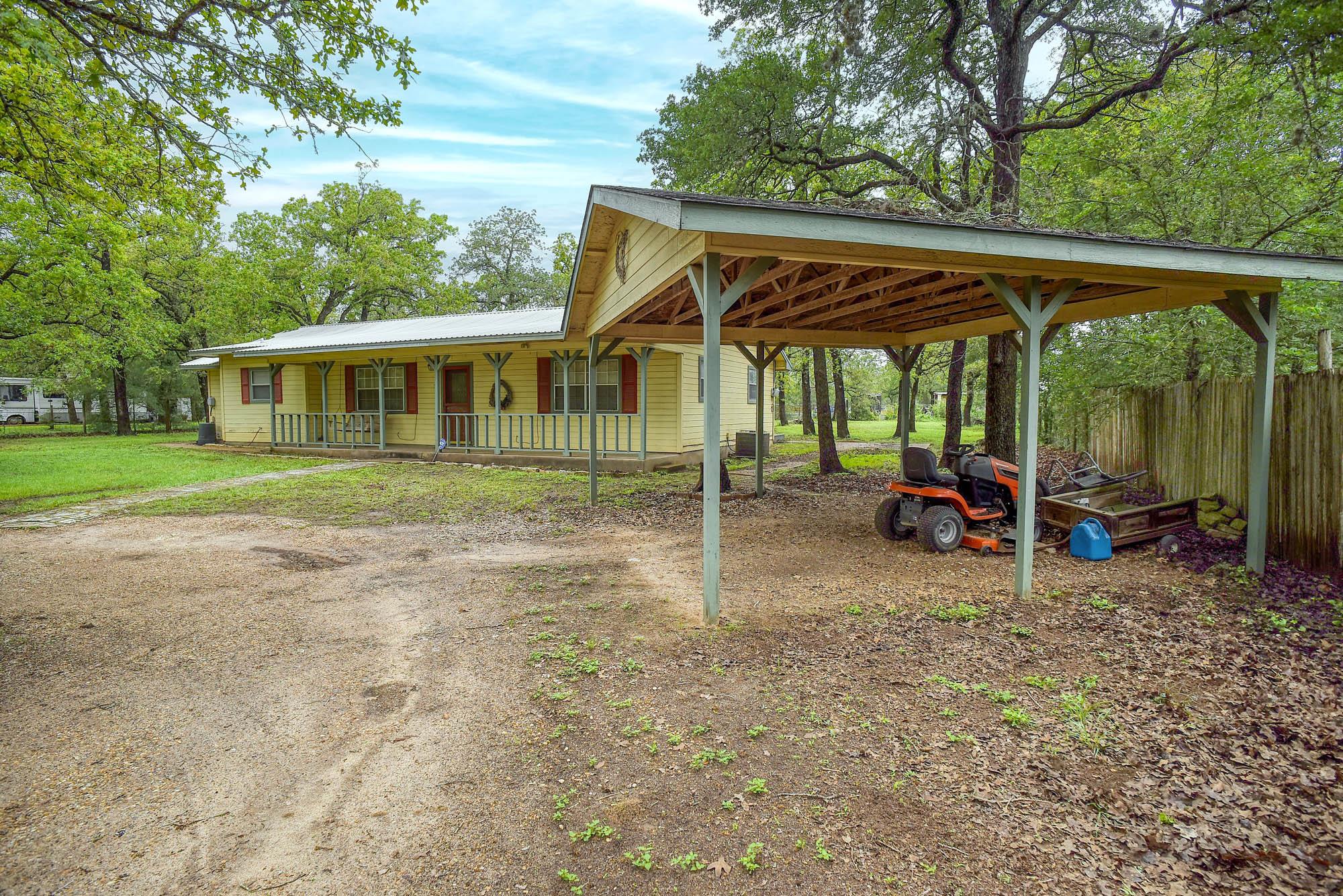 124 Blue Oaks Dr, Cedar Creek, TX 78612