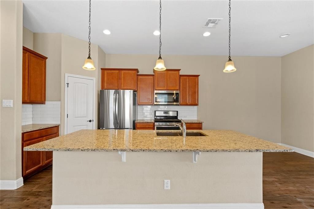 215 Methodius Dr, Hutto, TX 78634