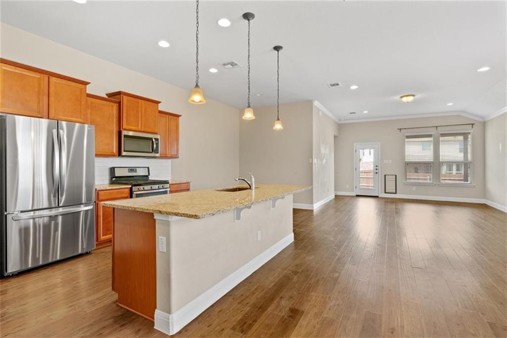 215 Methodius Dr, Hutto, TX 78634