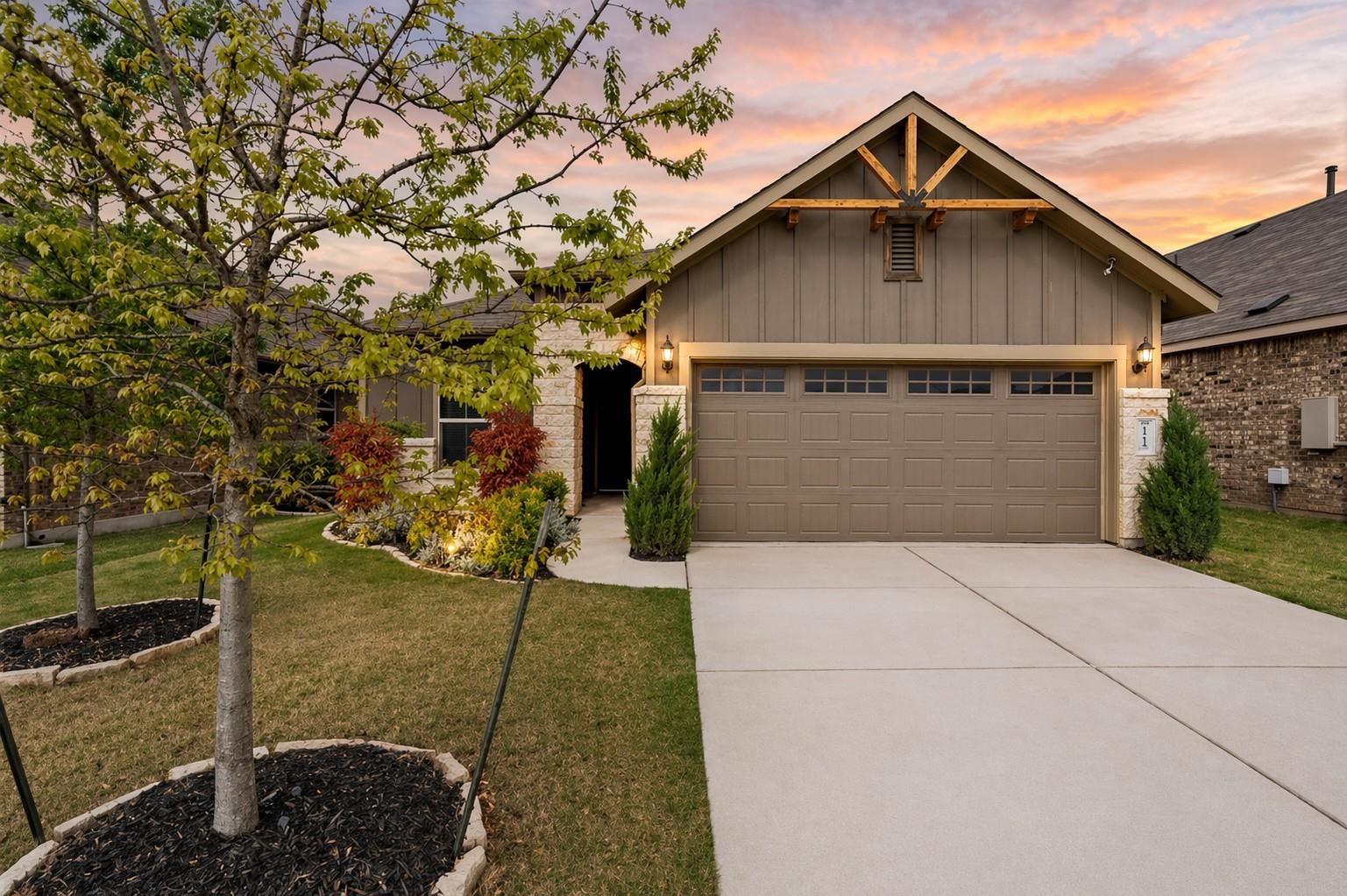 215 Methodius Dr, Hutto, TX 78634