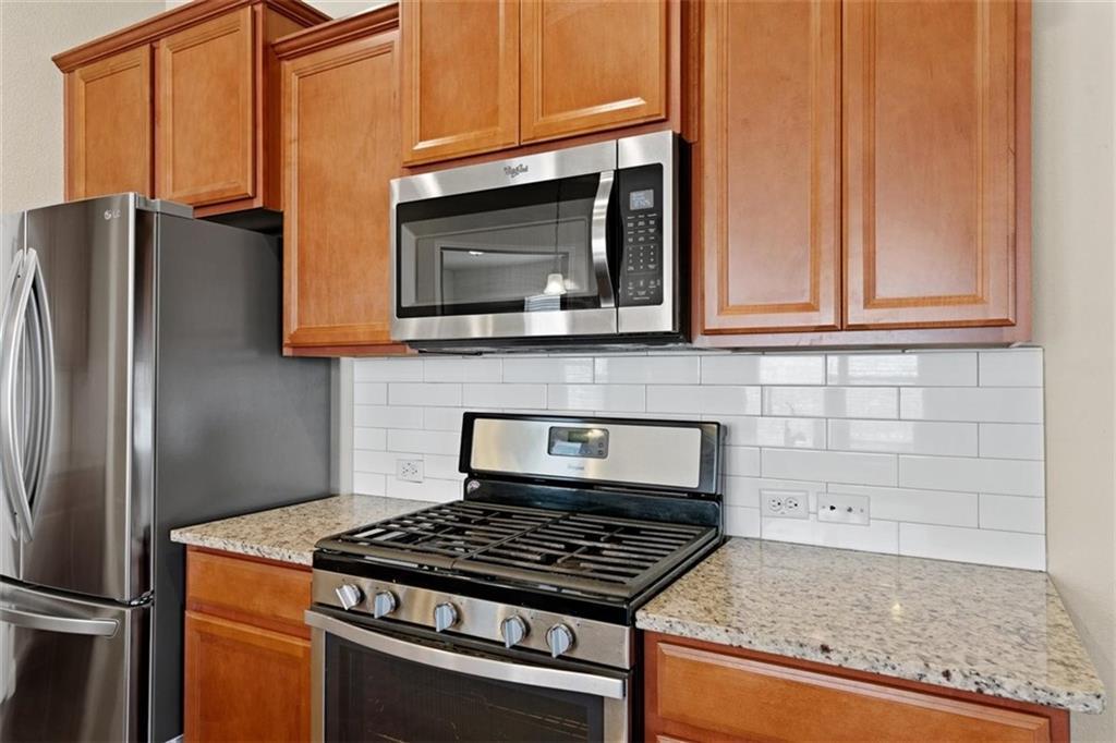 215 Methodius Dr, Hutto, TX 78634