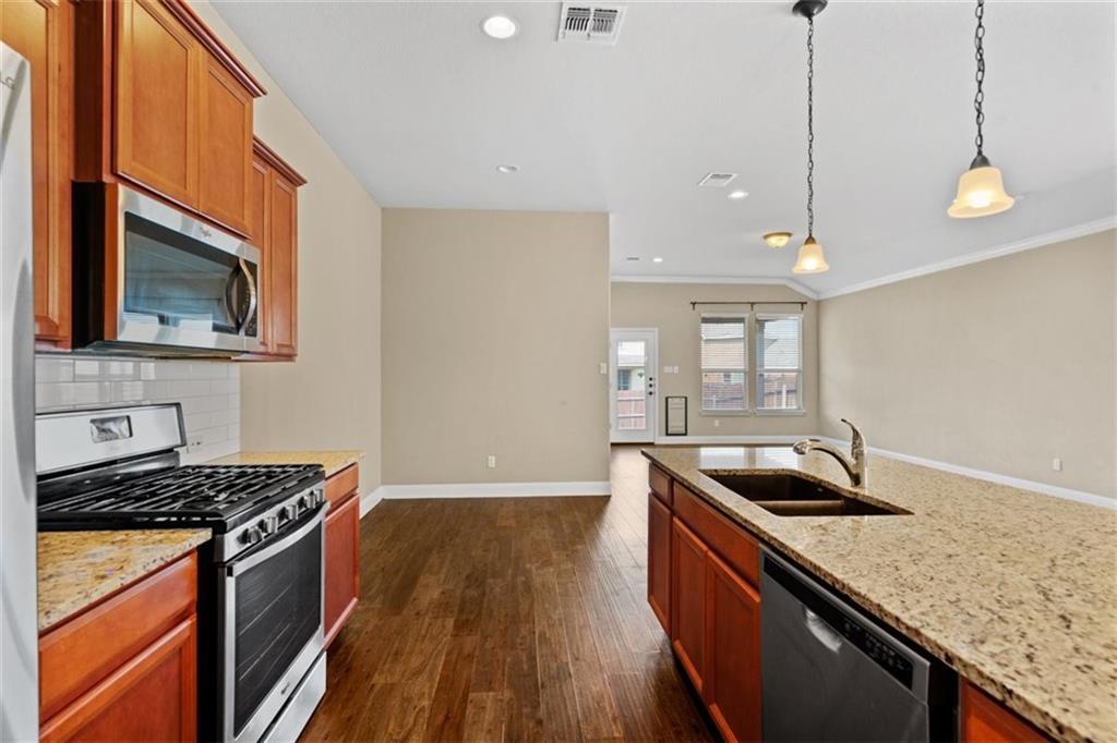 215 Methodius Dr, Hutto, TX 78634