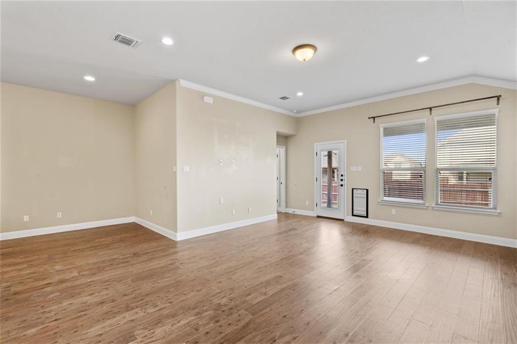 215 Methodius Dr, Hutto, TX 78634