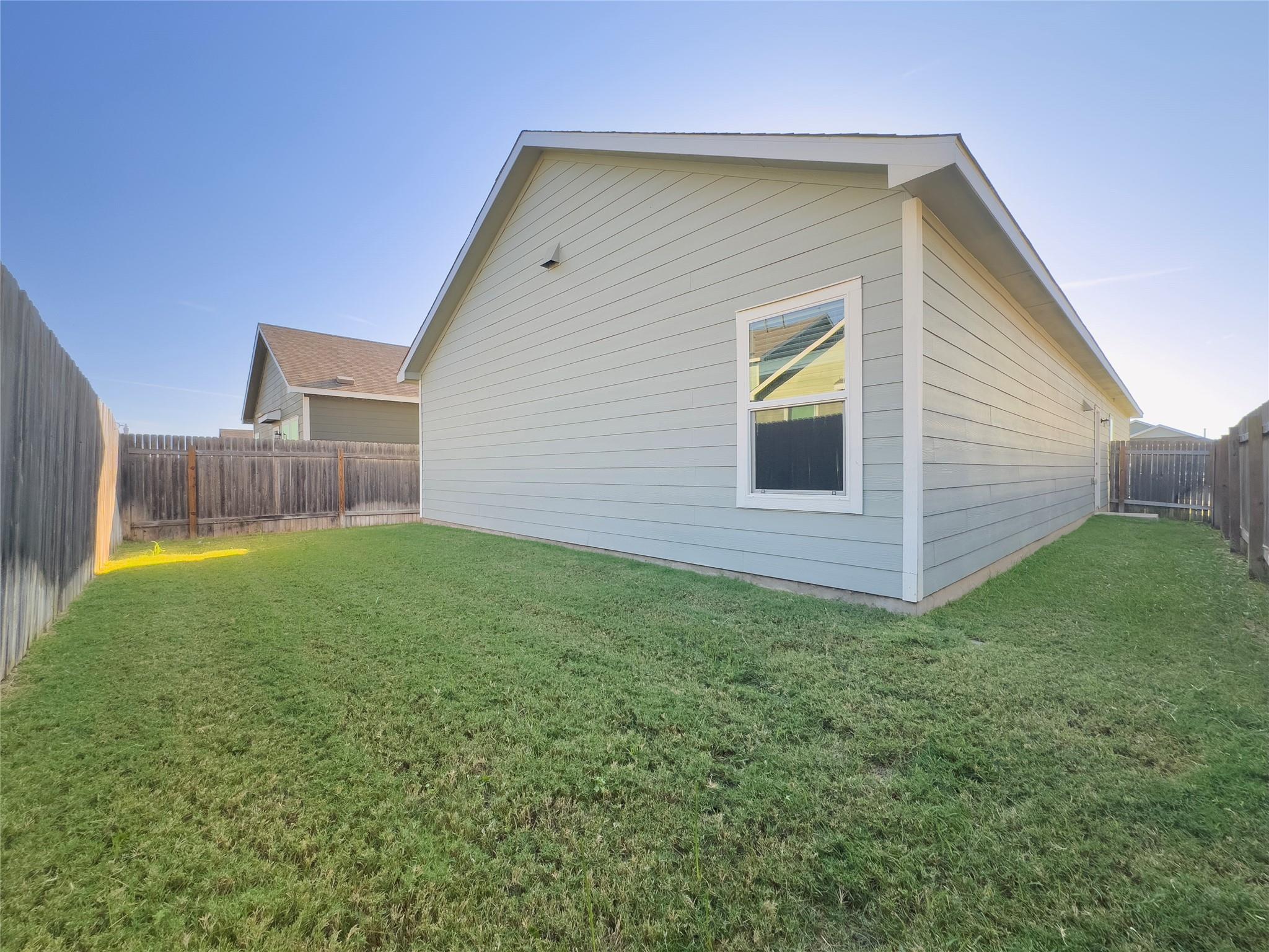 312 Soapstone Pass, Maxwell, TX 78656