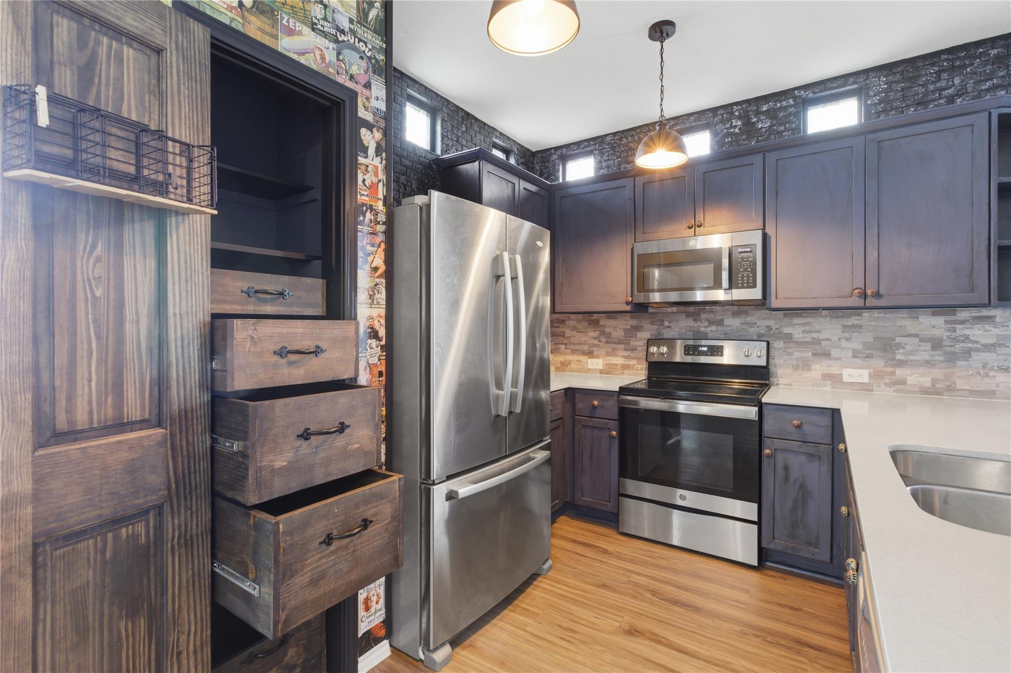 116 Night Riders Way, Jarrell, TX 76537