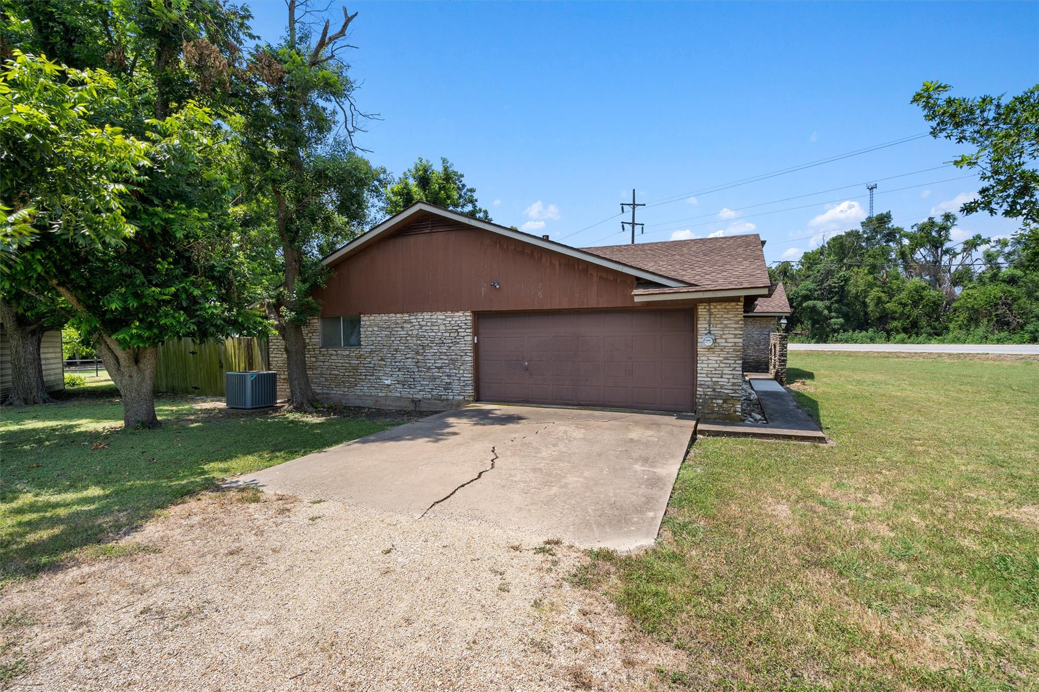 20 County Road 408, Taylor, TX 76574