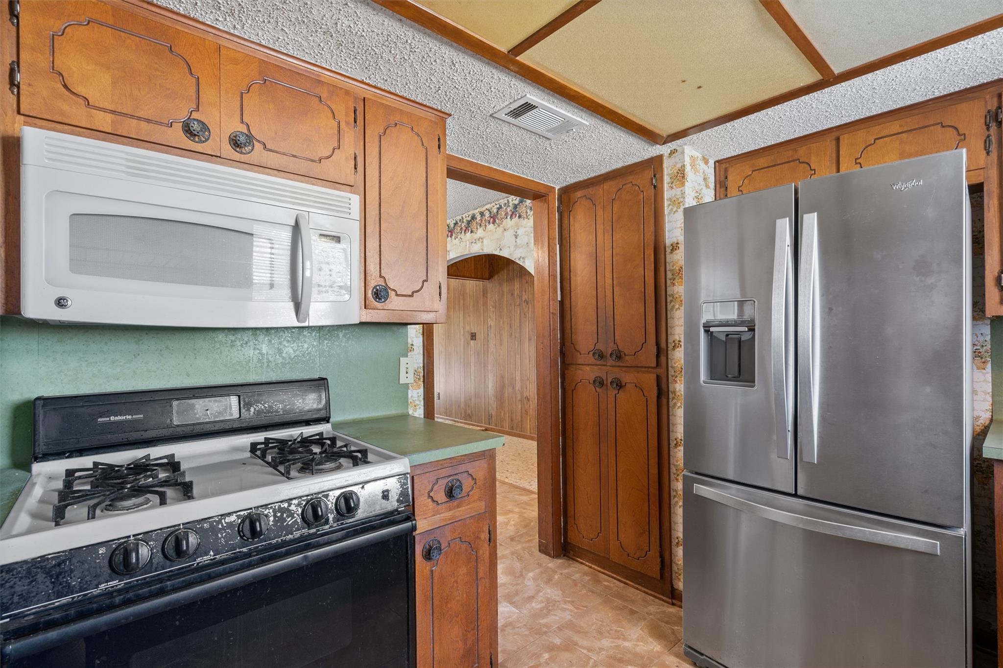 20 County Road 408, Taylor, TX 76574