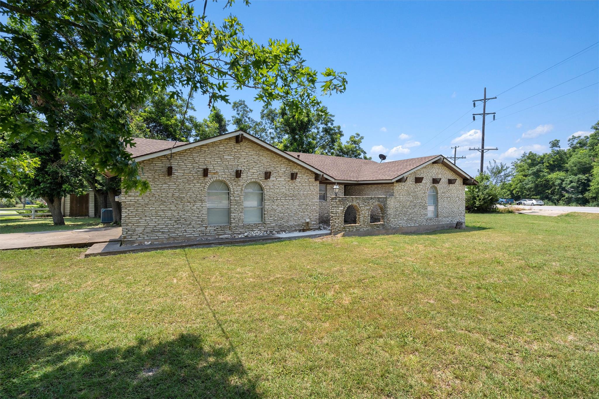 20 County Road 408, Taylor, TX 76574